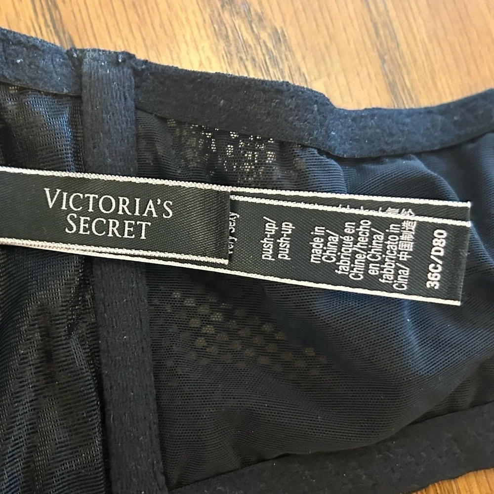 Victoria's Secret Very Sexy Racerback Black Lace Push-Up Bra - Picture 5 of 6